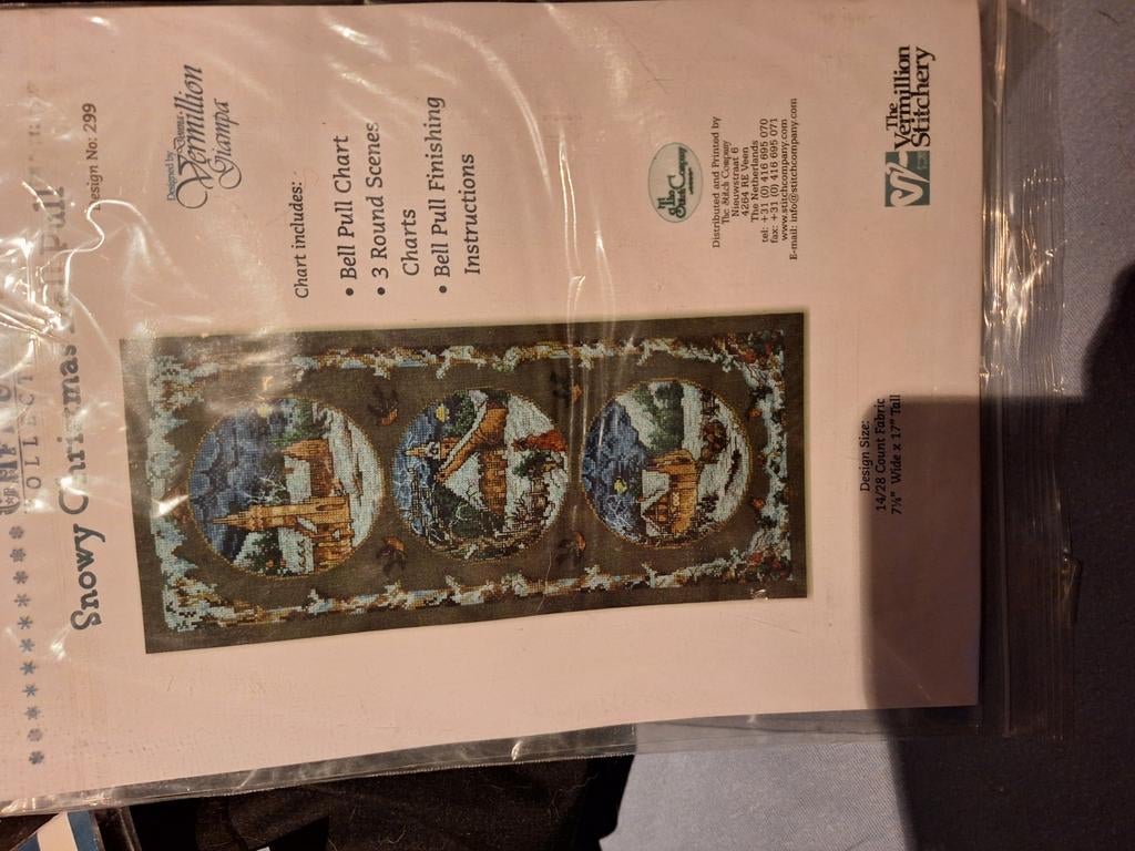 Kersthanger op donker groene stof, Ophalen of Verzenden, Patroon
