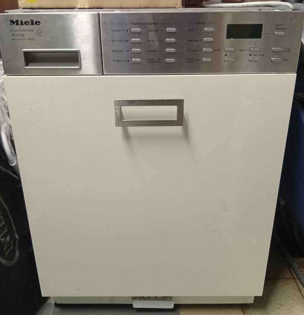 Machine à laver encastrable, 1200 à 1600 tours, Classe énergétique A ou plus économe, 4 à 6 kg, Comme neuf
