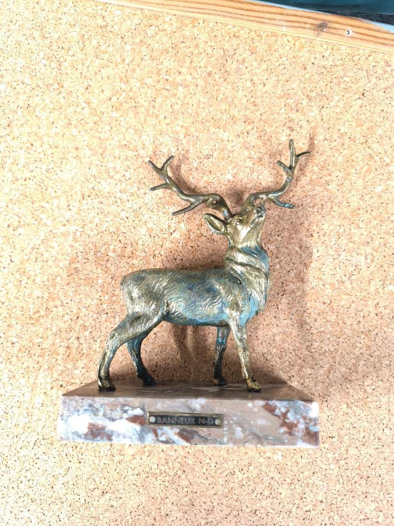 Cerf sur petit socle, Enlèvement