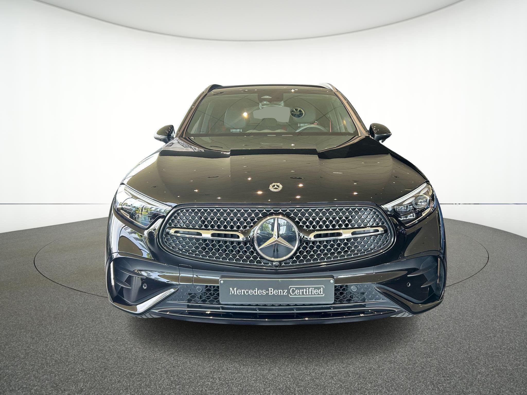 Mercedes-Benz GLC 300 e 4MATIC AMG Line + LEDER + DIGITAL LI, Auto's, Automaat, Dealer onderhouden, Stof, Gebruikt