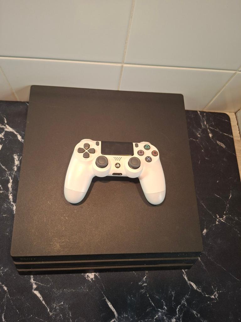 Ps4 pro 1TB opslag 1 controller, Games en Spelcomputers, Spelcomputers | Sony PlayStation 4, Ophalen, Pro
