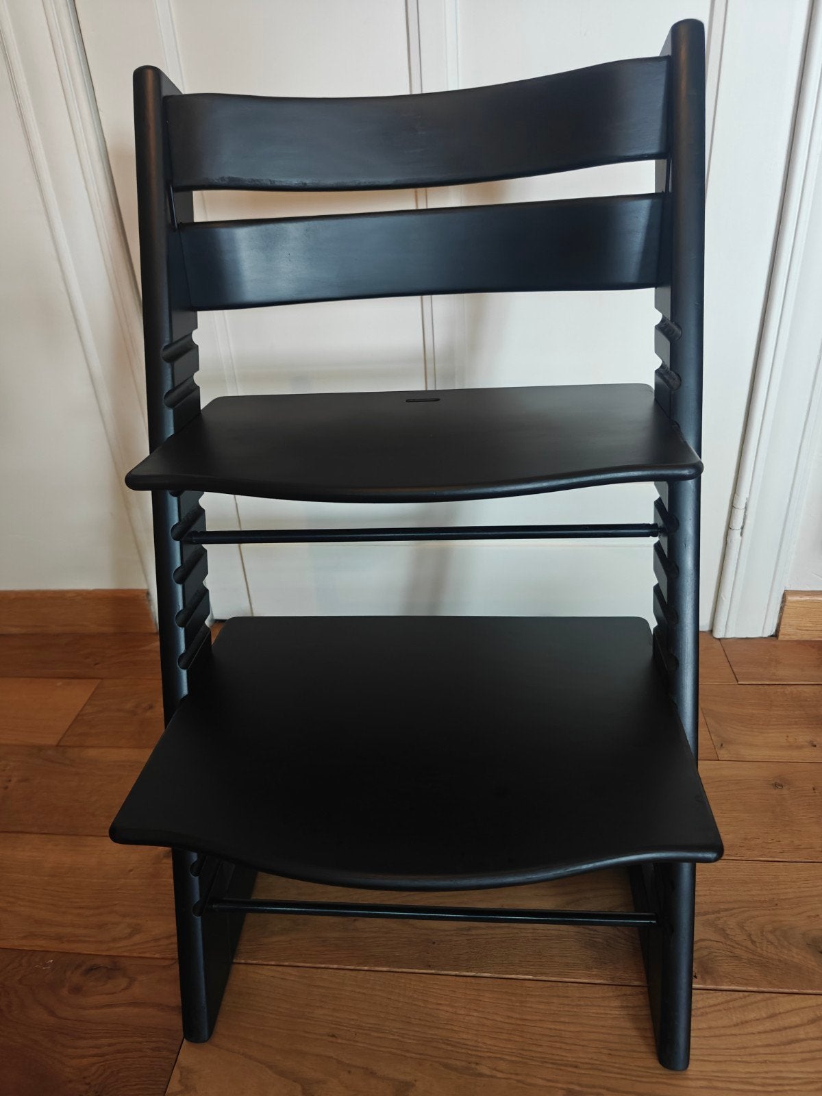 Zwart geschilderde Tripp Trapp Stokke, Kinderen en Baby's, Ophalen, Meegroeistoel