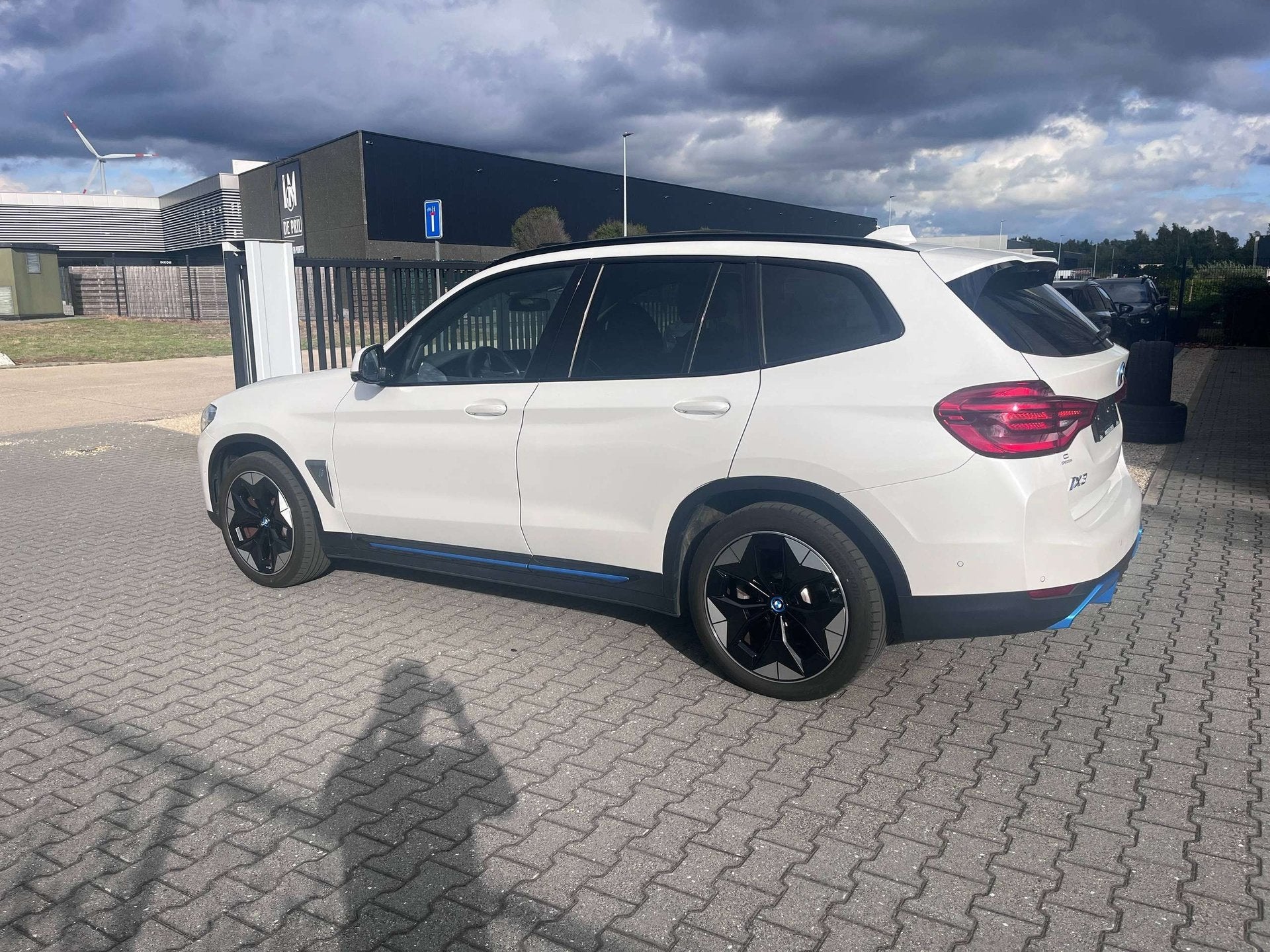 BMW iX3 80 kWh Pano/LED/Harman/20"/DodeHoek/Keyless/MemoryLe, Achat, Euro 6, Entreprise, Alarme