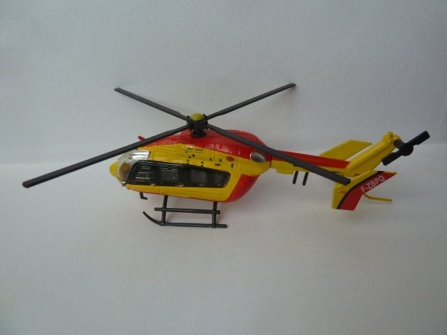 5 Hélicoptères: 3 Matchbox + 2 neutres, bon état, en métal., Enlèvement ou Envoi, Comme neuf