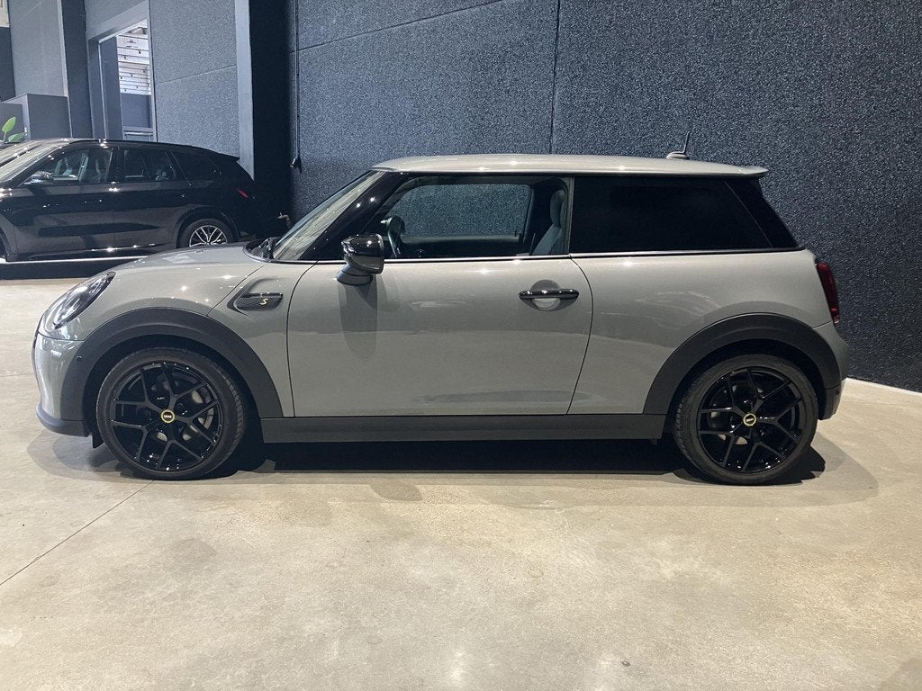 MINI Cooper SE (automatique), Argent ou Gris, Achat, 1440 kg, 135 kW