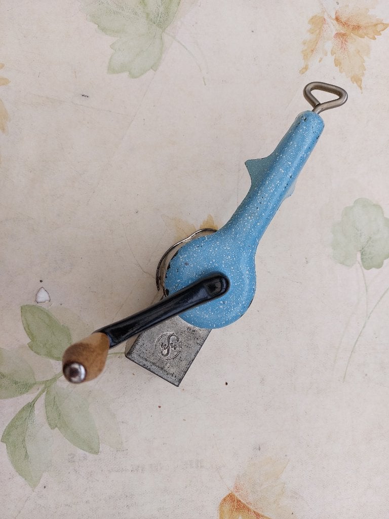 Vintage handmatige rasp / molen, Ophalen