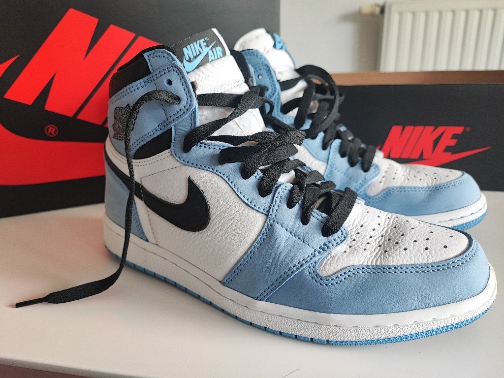 Air Jordan 1 Retro High OG "University Blue" – 42 (US 8.5), Vêtements | Hommes, Enlèvement ou Envoi, Comme neuf, Bleu, Jordan