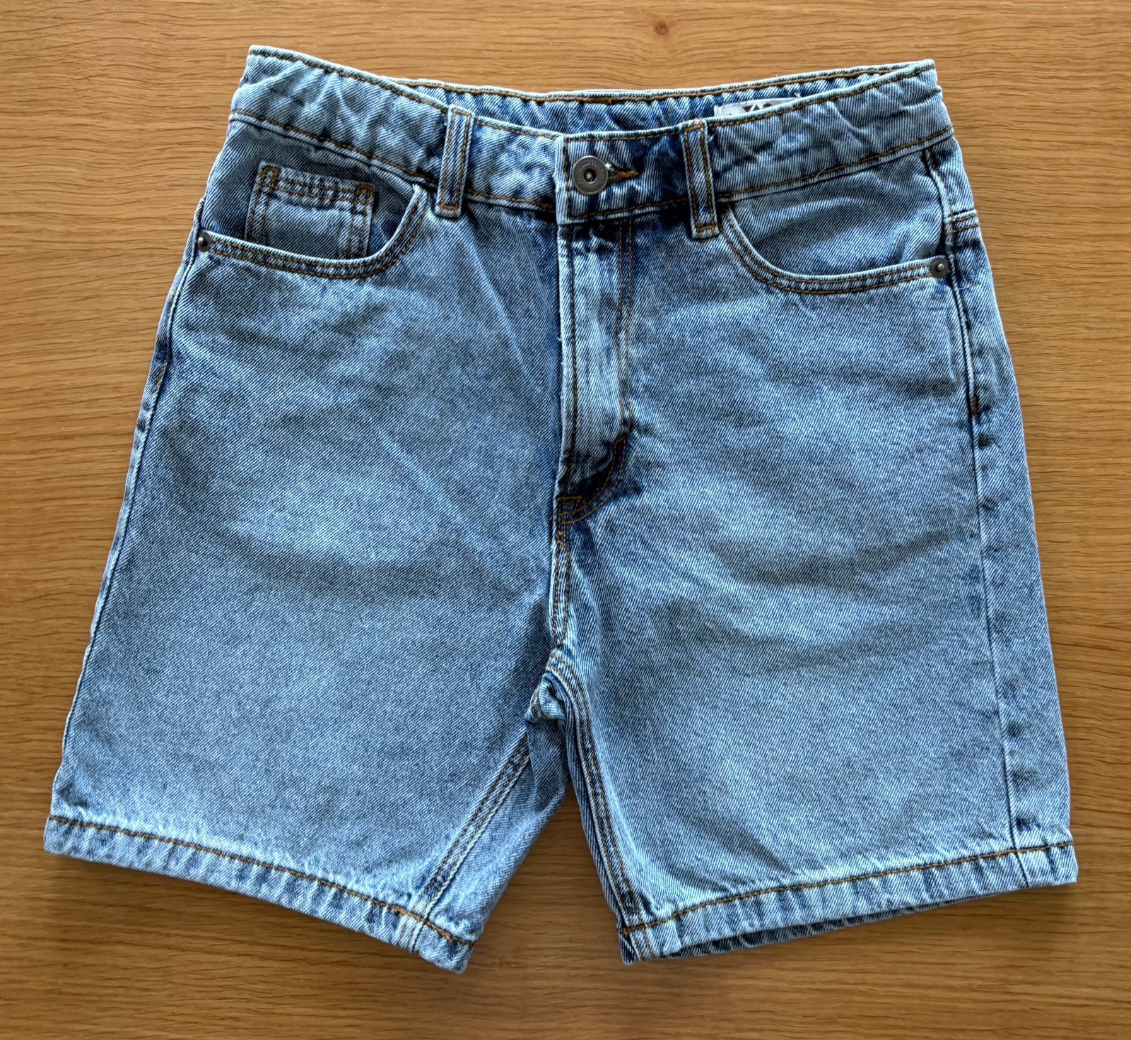 Short en jeans bleu clair TAO - Taille XXS / 11 ans - 9€, Enfants & Bébés, Enlèvement ou Envoi, Comme neuf, Garçon