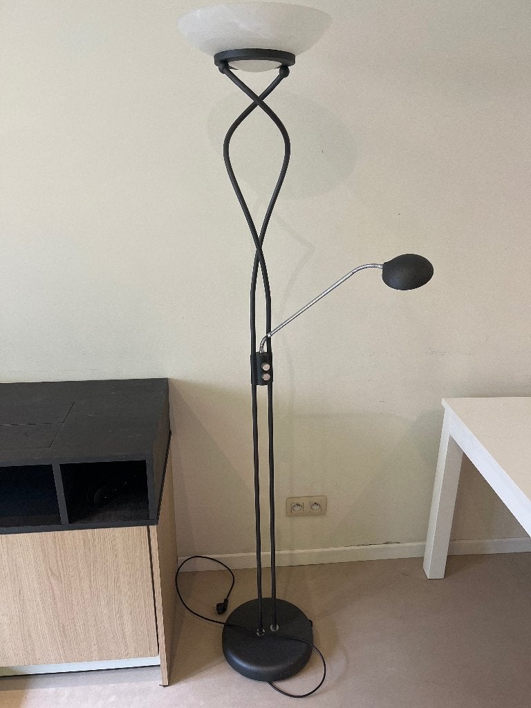 Gratis staanlamp, Ophalen