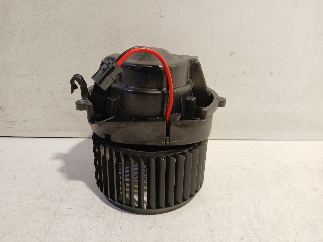 Kachel ventilator motor BMW X1, Onderdelen@venauto.nl, Van der Ven Autorecycling B.V., Ettenseweg 76, 4706 PB Roosendaal, The Netherlands