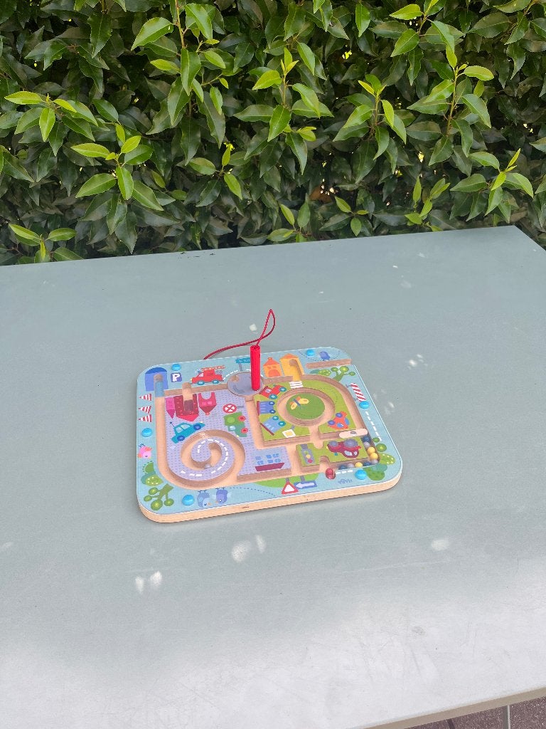 HABA Magneetspel Stadslabyrint, Ophalen of Verzenden, Gebruikt, Ontdekken