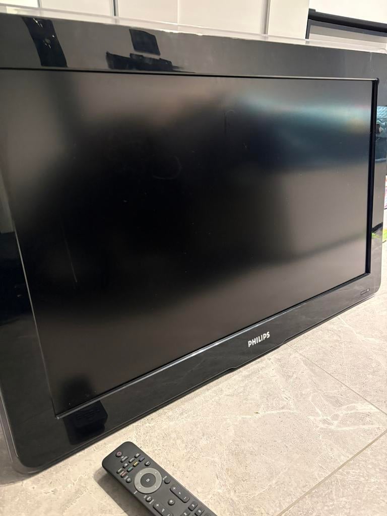 Philips 32 inch Full HD TV + ophangbeugel afstandsbediening, Ophalen, Zo goed als nieuw, Philips