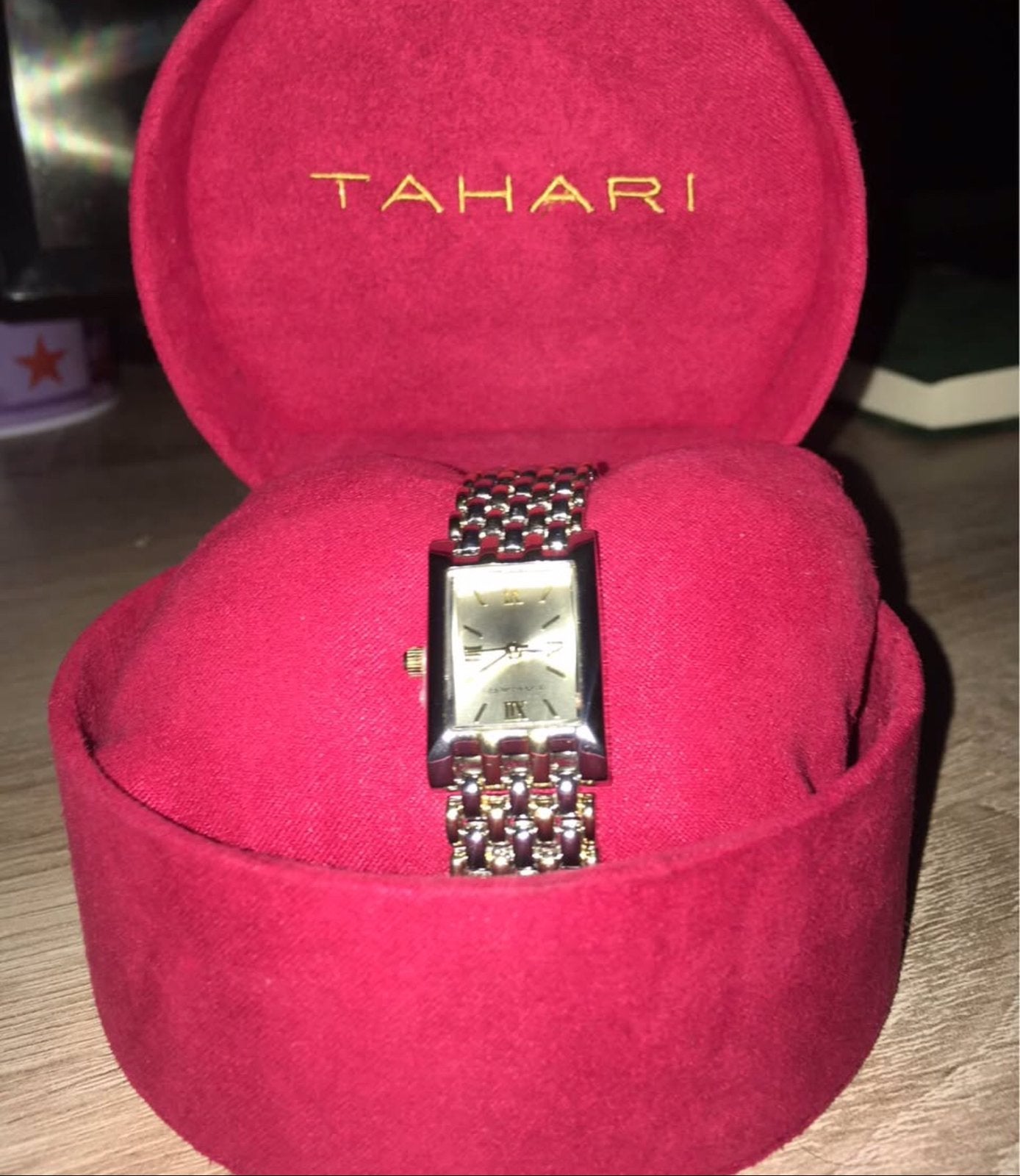 Tahari vrouwen horloge, Ophalen, Zo goed als nieuw