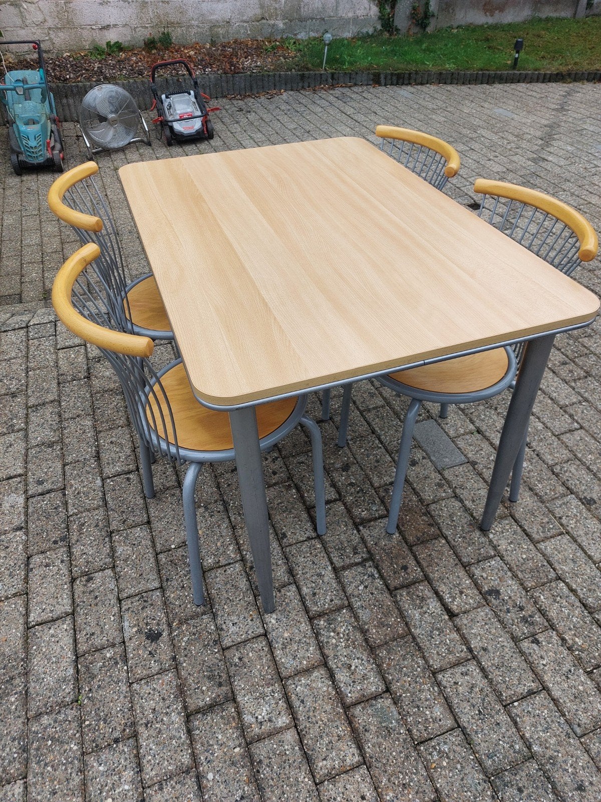Table de cuisine et 4 chaises, Enlèvement