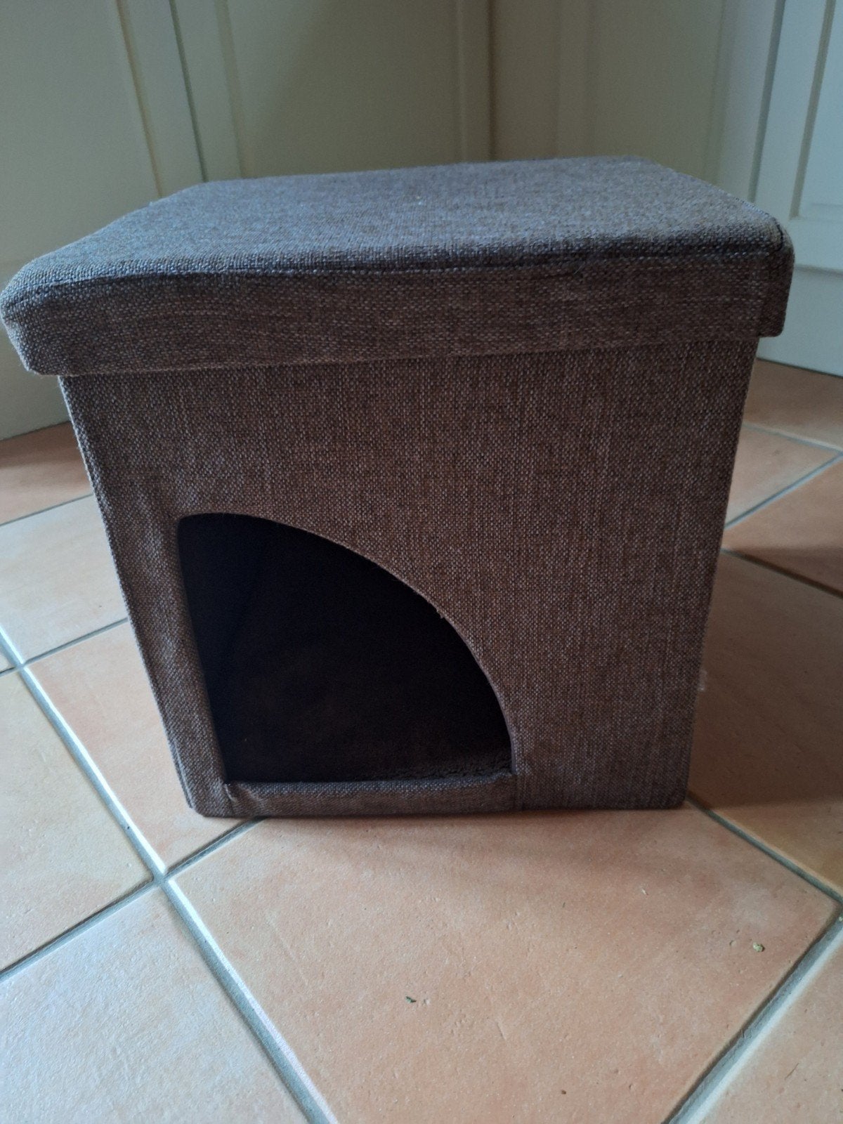 knus, mooi hondenhuisje van het merk AniOne, Dieren en Toebehoren, Ophalen, Gebruikt, Stof