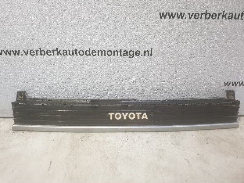 GRILLE Toyota Corolla (E8) (53101-12600-ae), Enlèvement ou Envoi, Kundenbetreuung@toyota.de, Toyota, Utilisé