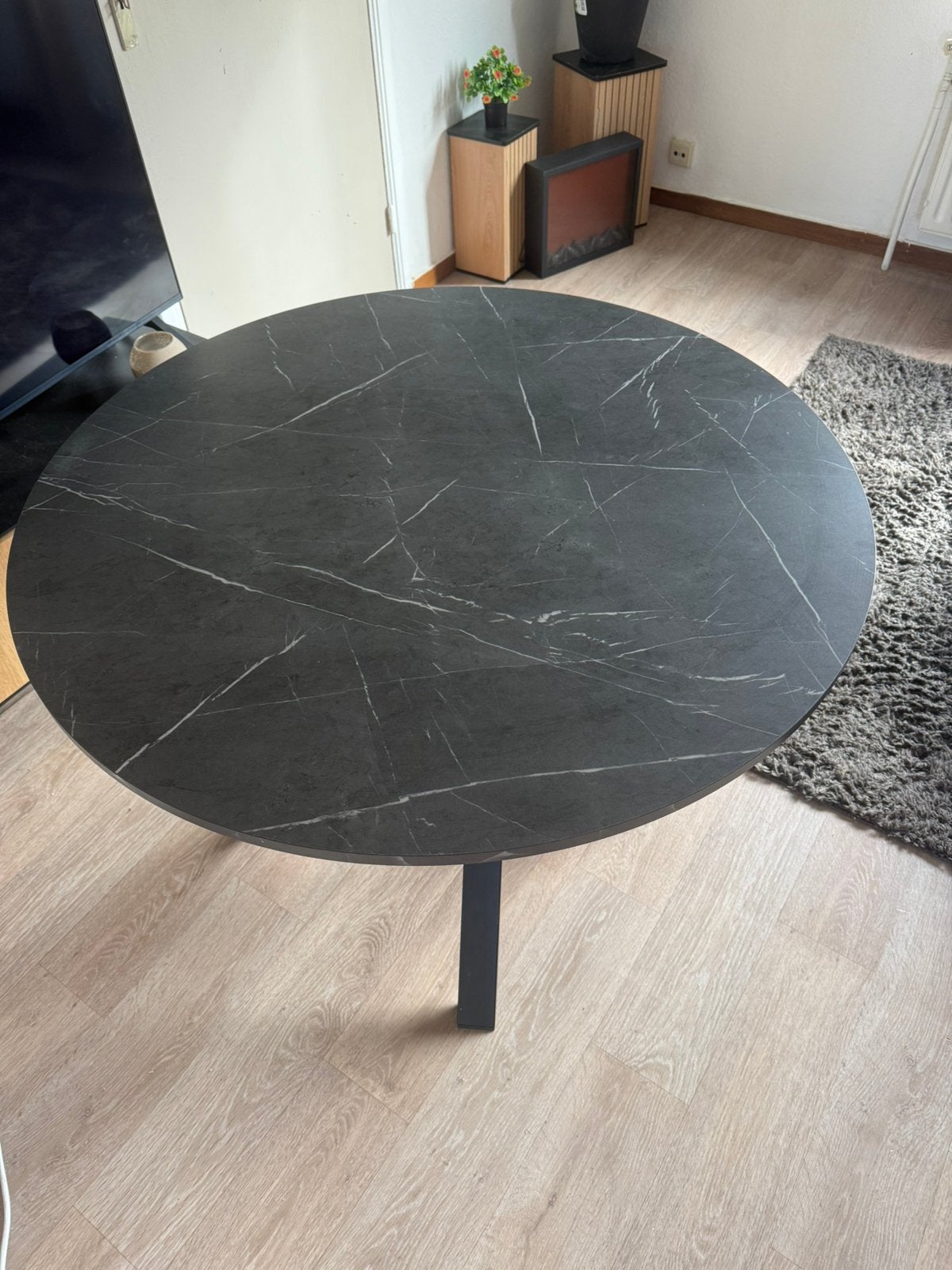 Table ronde en marbre et 3 chaises assorties, Maison & Meubles, Tables | Tables à manger, Trois personnes, Rond, 50 à 100 cm, Comme neuf