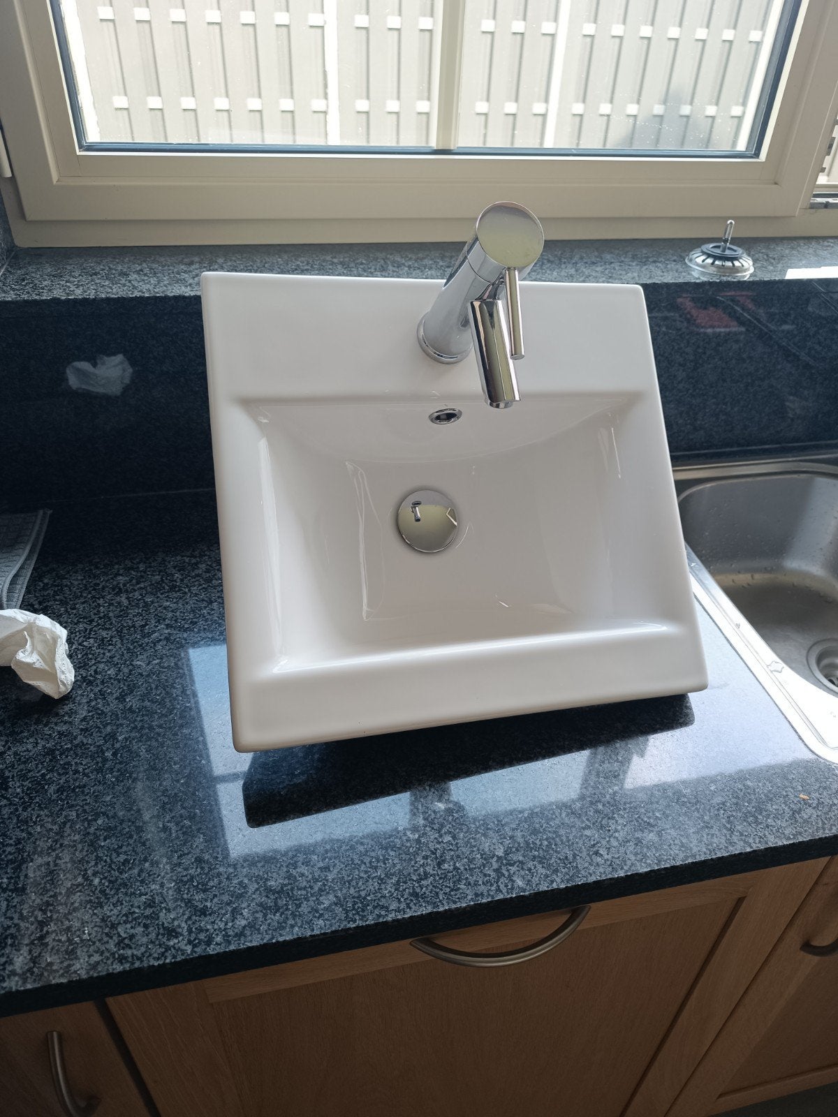 Wasbakje badkamer en/of toilet, Enlèvement