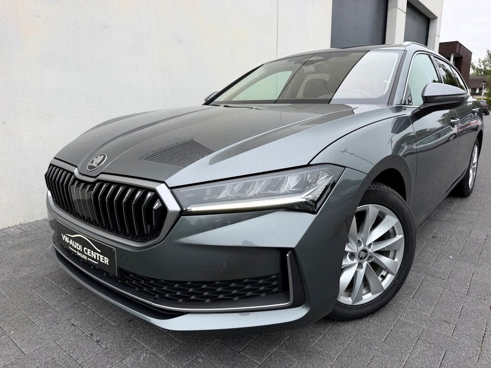 Skoda Superb COMBI 1.5eTSI 150PK GRIJS - REAR CAMERA - AMBIE, Auto's, Automaat, Stof, 4 cilinders, Bedrijf
