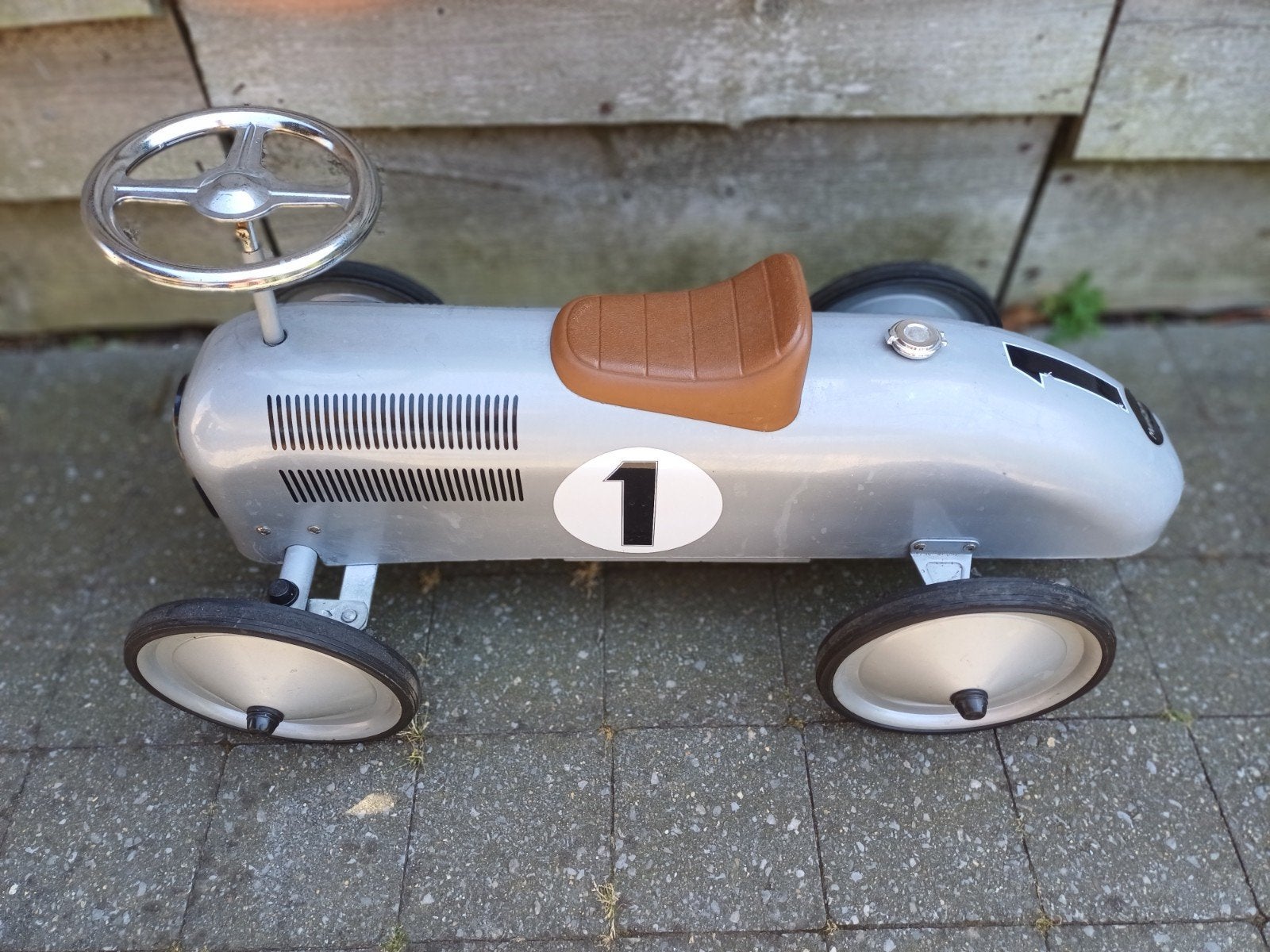 Retro loopwagen  merk baghera rider nieuw  prijs 120 €, Kinderen en Baby's, Speelgoed | Buiten | Voertuigen en Loopfietsen, Ophalen