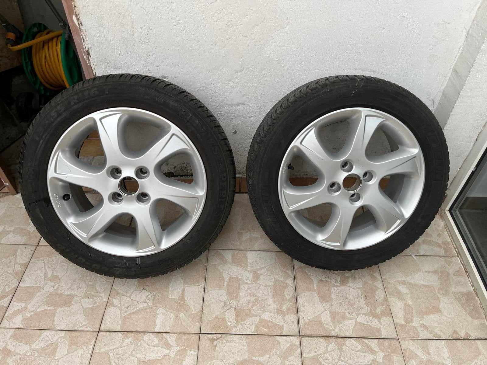 Set Pneu hiver et jantes alu, Autos : Pièces & Accessoires, Pneus & Jantes, Pneus et Jantes, Pneus hiver, 16 pouces, Véhicule de tourisme