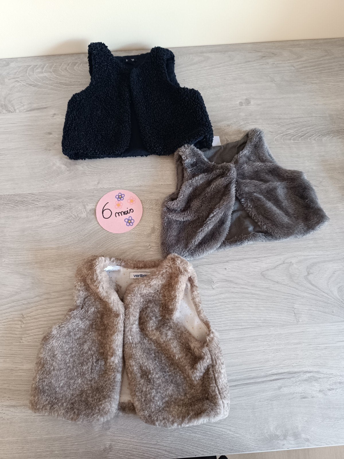 Lot 3 gilets, Envoi, Comme neuf