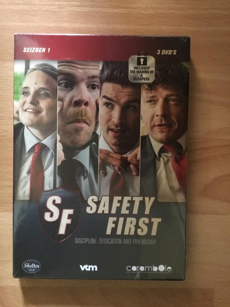 Dvd’s Safety First Seizoen 1 - Nieuw, CD & DVD, DVD | Néerlandophone, Enlèvement ou Envoi, Neuf, dans son emballage, Comédie