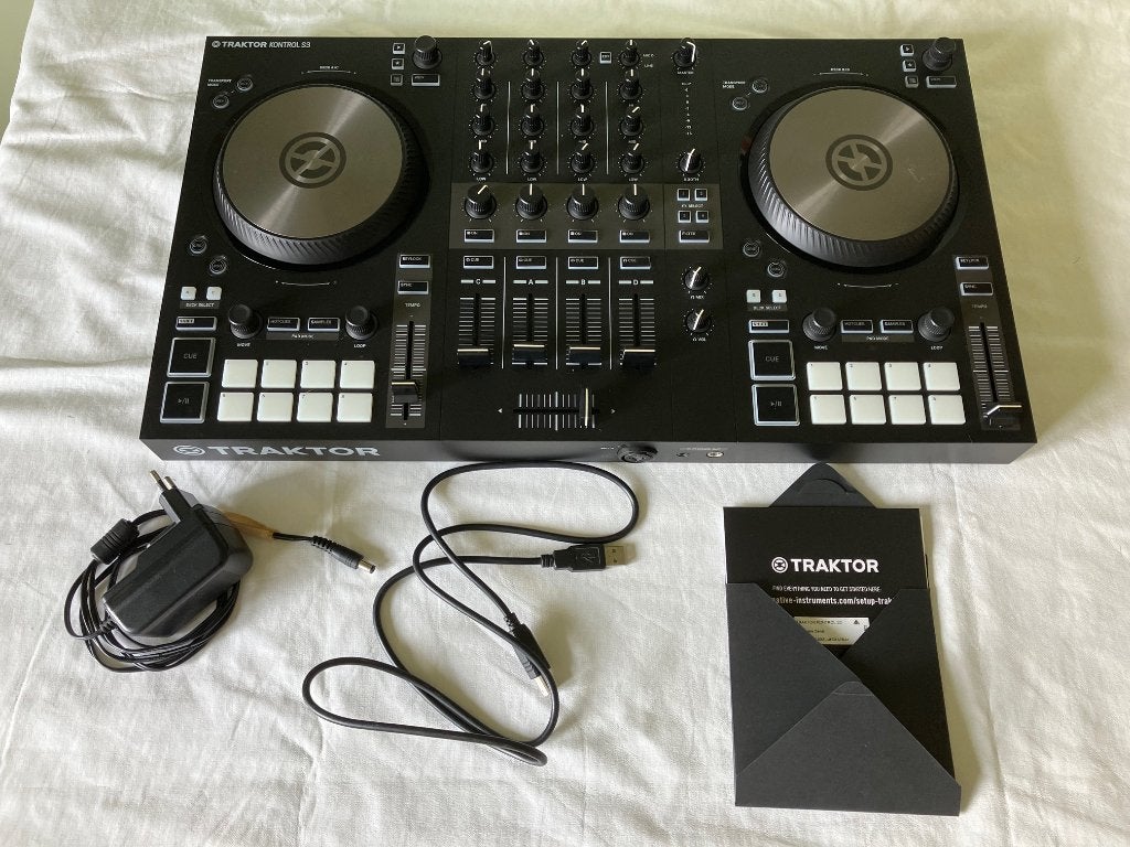NI Traktor Kontrol S3 – 4-kanaals DJ-controller, Muziek en Instrumenten, Ophalen, Zo goed als nieuw