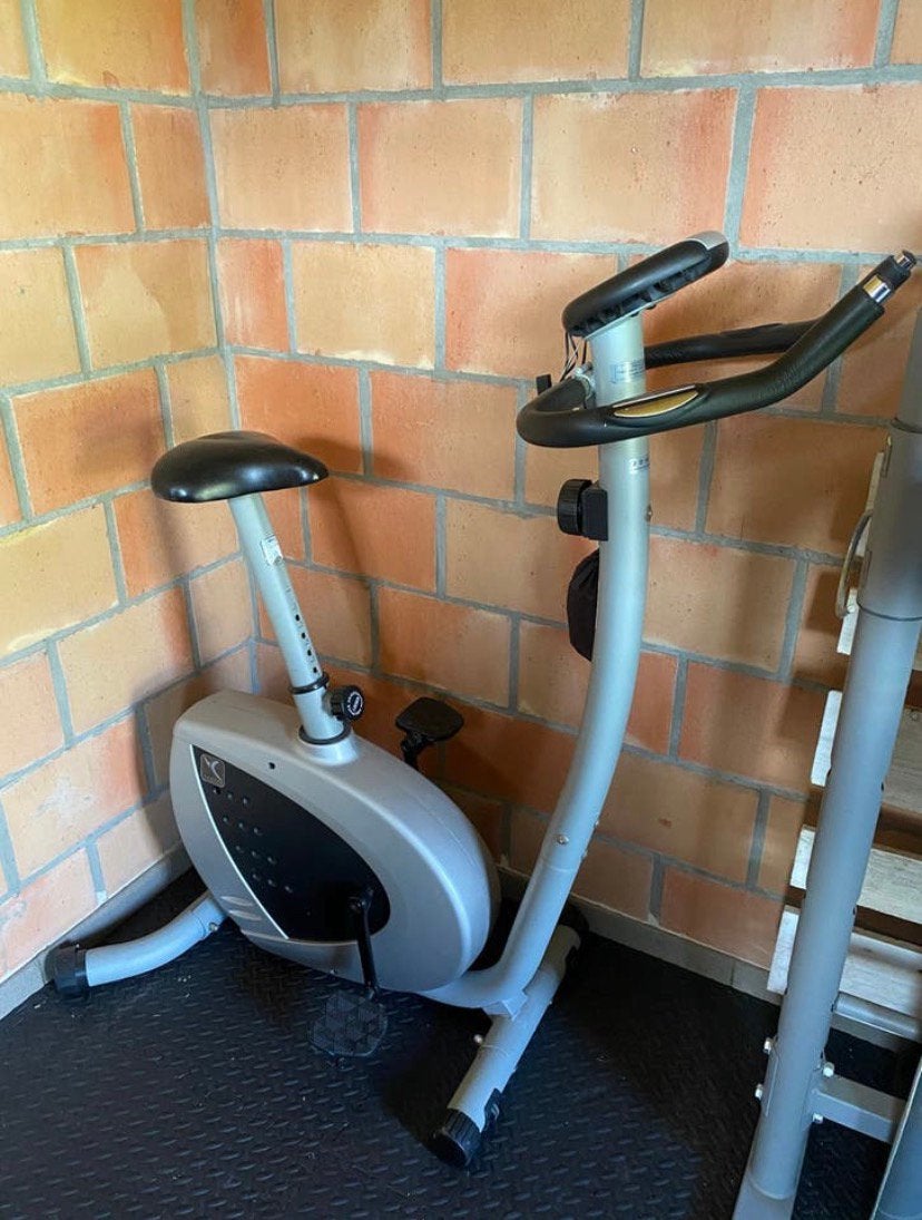 Vélo d'exercice pour usage domestique, Enlèvement, Utilisé, Jambes, Vélo d'appartement