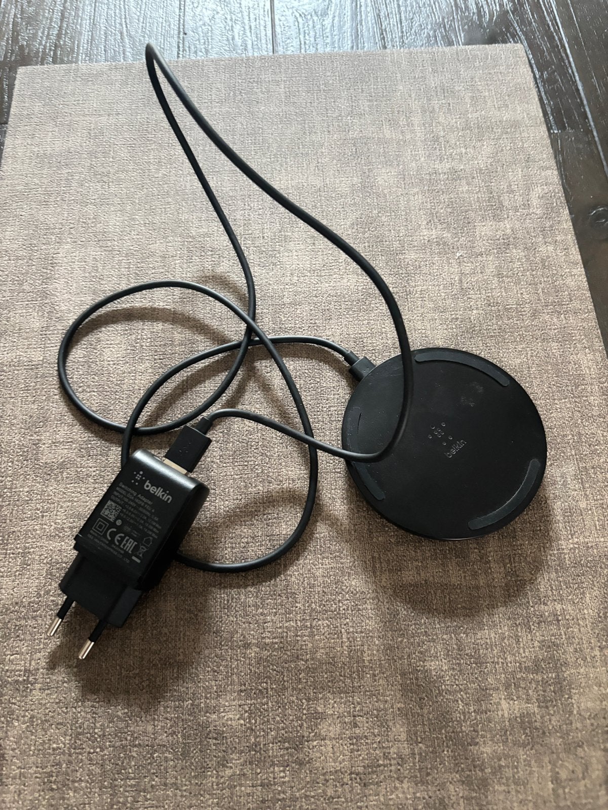 Belkin draadloze oplader 15 euro, Telecommunicatie, Mobiele telefoons | Telefoon-opladers, Ophalen, Zo goed als nieuw