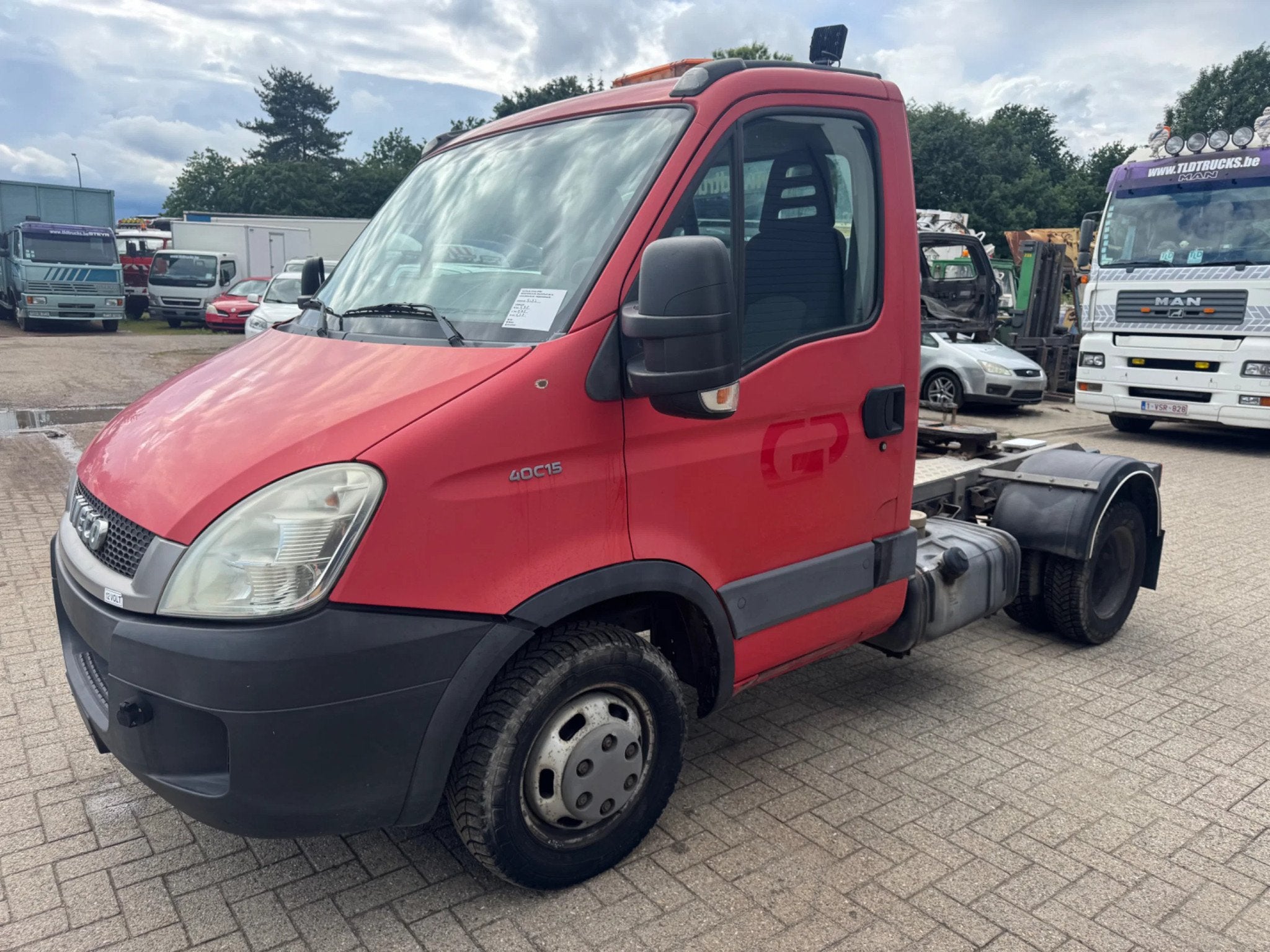 Iveco Daily *40C15-3.0-EURO4-150TKM* (bj 2011), Autos, Camionnettes & Utilitaires, Rouge, 145 ch, Achat, Entreprise