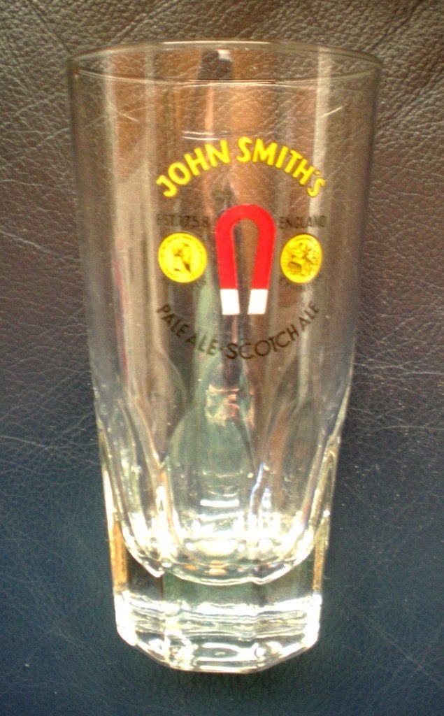 John Smith's 33 cl, Ophalen of Verzenden, Zo goed als nieuw, Glas of Glazen