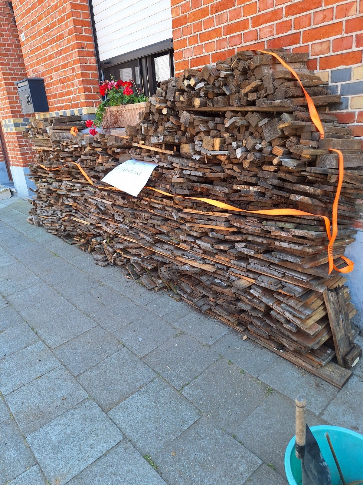 Gratis brandhout, Ophalen