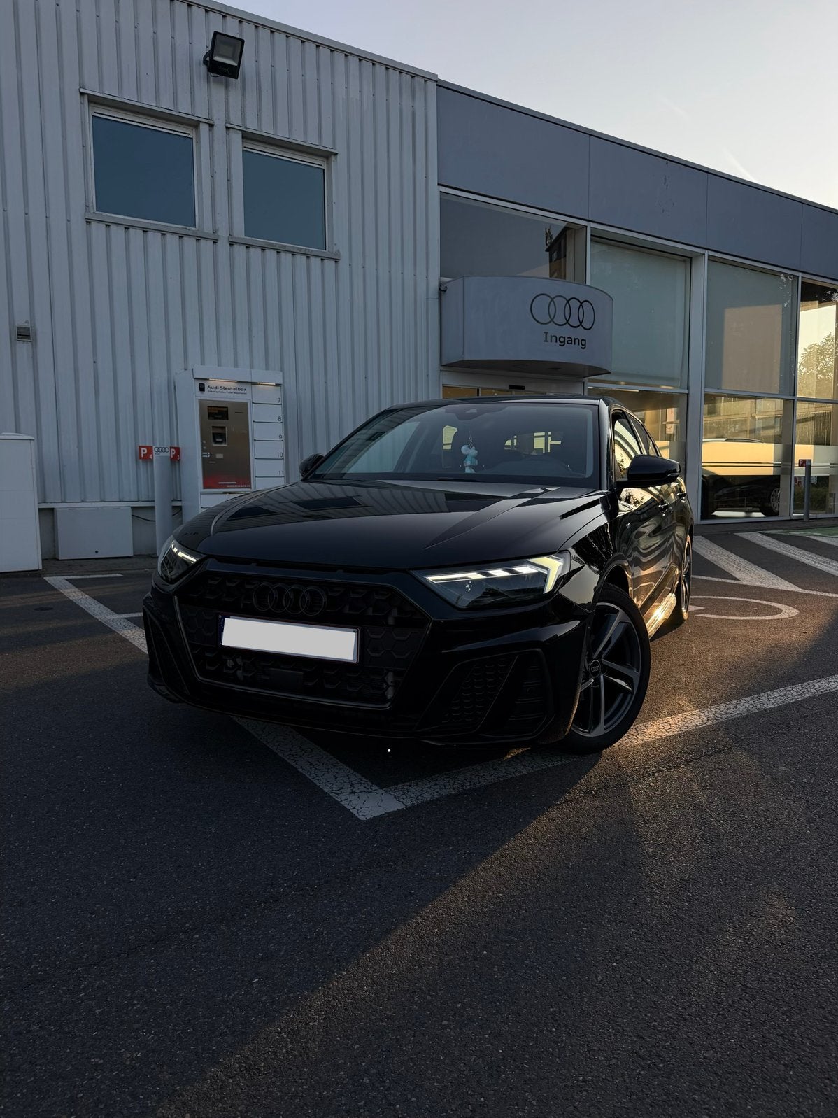 Audi A1 S line Sportback Full Facelift 2025 Nightpack, Auto's, Audi, Automaat, Stof, A1, Zwart