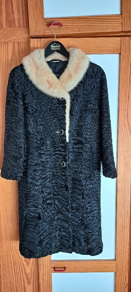 2 bontjassen in Astrakan, 1 bontjas in nerts, Kleding | Dames, Jassen | Winter, Zwart, Maat 42/44 (L), Zo goed als nieuw, Ophalen