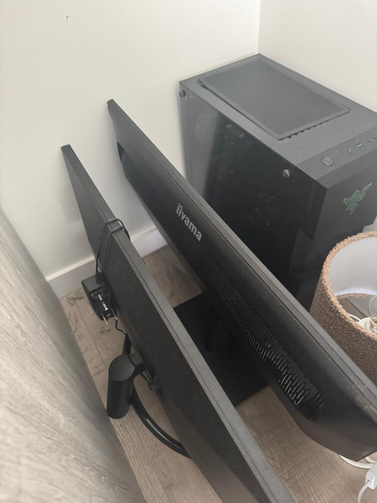 PC avec 2 écrans et tous les accessoires, Informatique & Logiciels, Ordinateurs de bureau, Comme neuf, Enlèvement