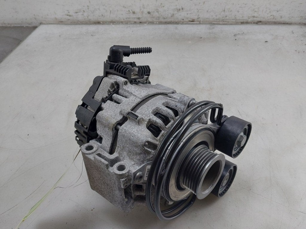 ALTERNATEUR V-Snaar A5 Sportback (F5A / F5F) (|06L903018G|), Valeo, Audi, Utilisé, 100, rue de Courcelles
75017  Paris, FR