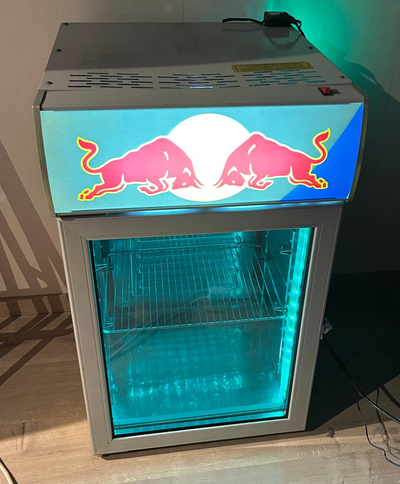Red Bull frigo/koelkast, Ophalen, Zonder vriesvak, Minder dan 45 cm, Minder dan 85 cm