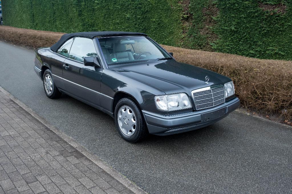 Mercedes-Benz E220 Cabriolet (W124) | 1994, Autos, Mercedes-Benz, Particulier, Classe E, ABS, Airbags, Air conditionné, Verrouillage central