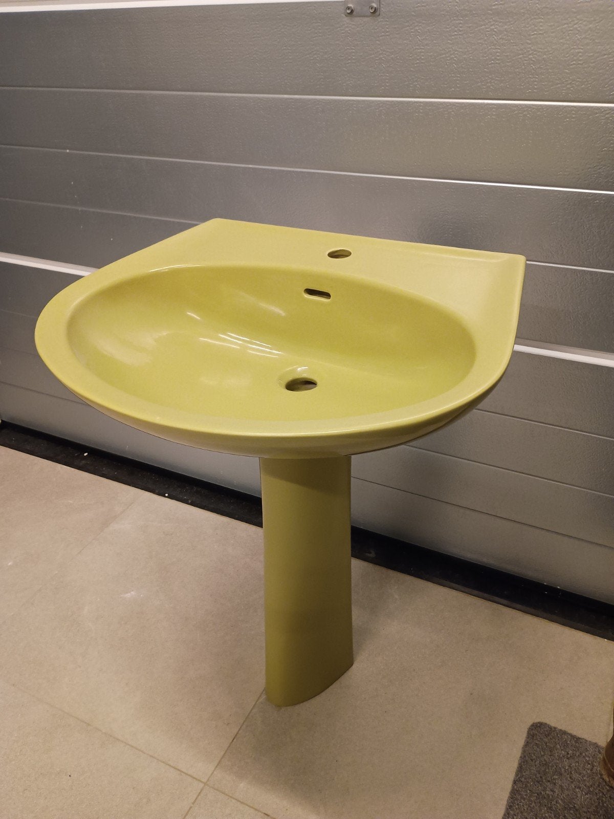 vintage olijfgroene lavabo wastafel, Huis en Inrichting, Ophalen