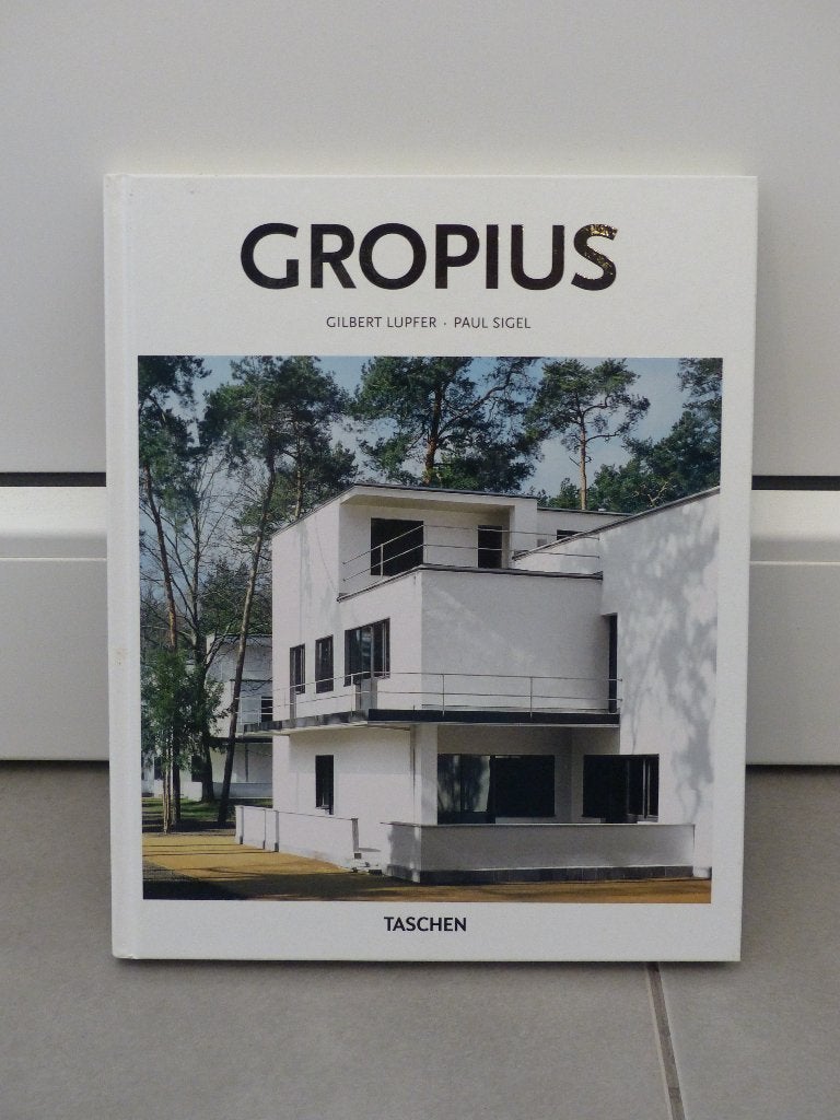 Gropius 1883-1969: the Promoter of a New Form, Boeken, Kunst en Cultuur | Architectuur, Ophalen of Verzenden, Zo goed als nieuw
