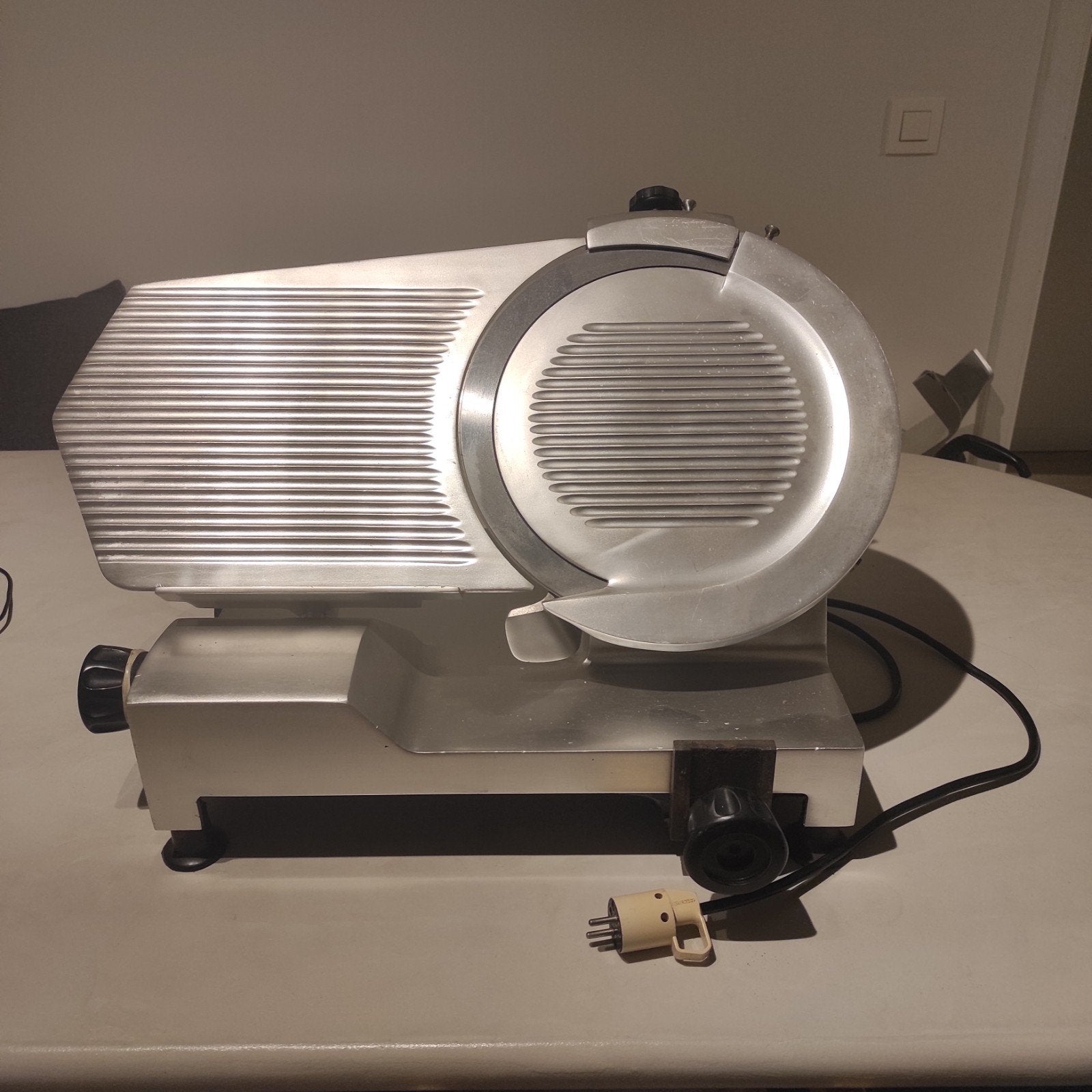 vleessnijmachine omega bf350, Ophalen
