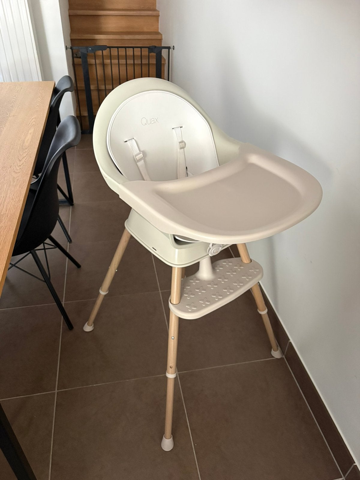 Eetstoel quax, Kinderen en Baby's, Kinderstoelen, Ophalen, Zo goed als nieuw