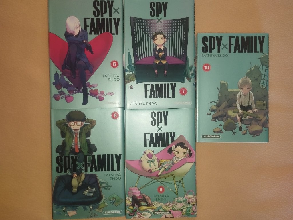Lot Mangas Spy x Family 6 à 10 (État Neuf), Livres, Série complète ou Série, Enlèvement, Neuf