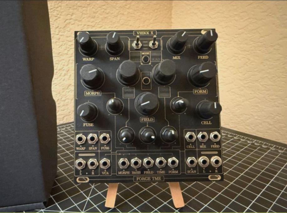 Forge TME VHIKK X Synthesizers, Muziek en Instrumenten, Synthesizers, Ophalen of Verzenden, Zo goed als nieuw, Overige aantallen