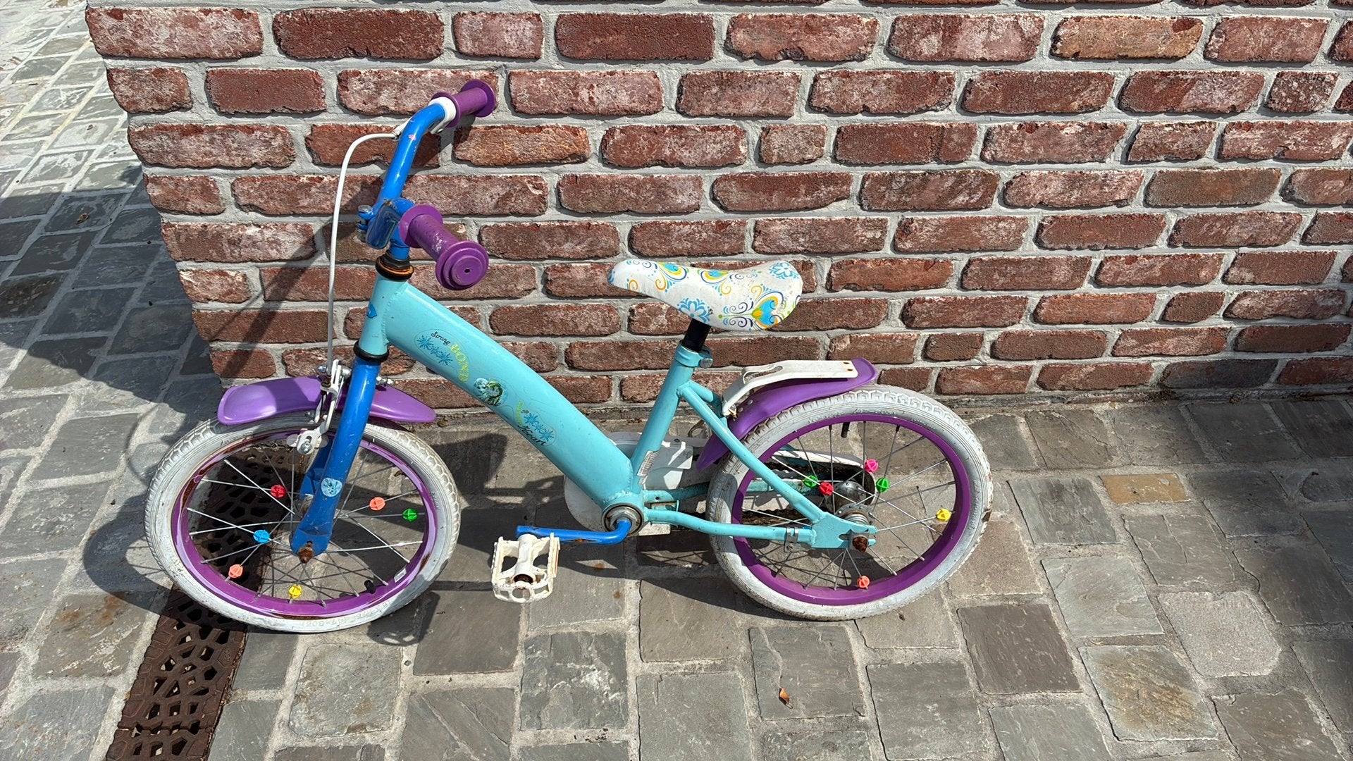 Kinderfiets Frozen 16 inch, Fietsen en Brommers, Fietsen | Kinderfietsjes, Ophalen, Zo goed als nieuw