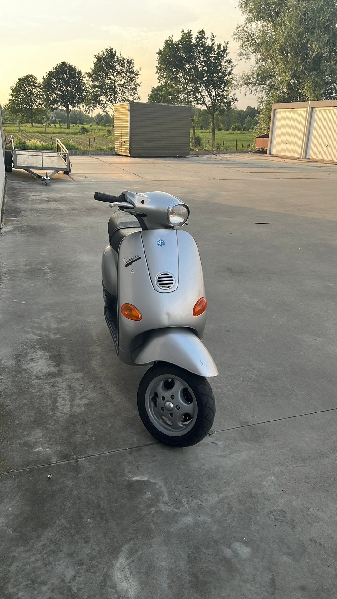 Vespa et2, Enlèvement, Comme neuf