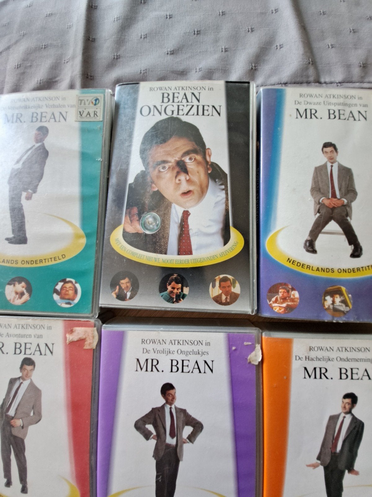 6 videocassettes mr bean, Enlèvement