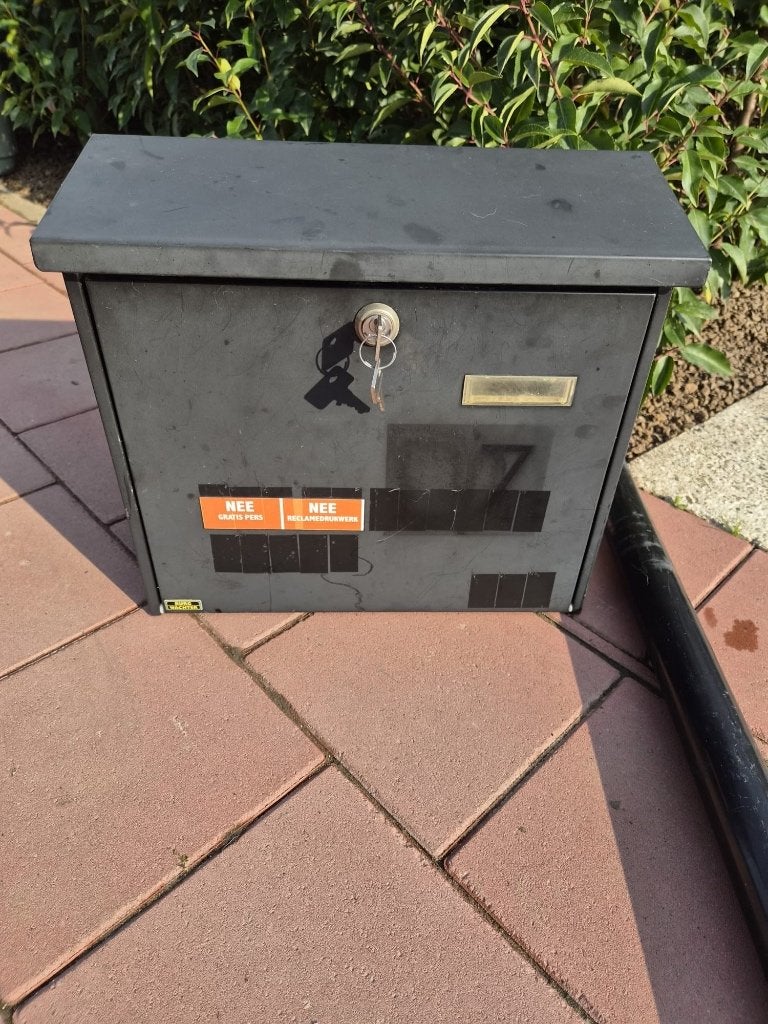 Brievenbus op poot, Tuin en Terras, Ophalen, Gebruikt, Staal, Staande brievenbus