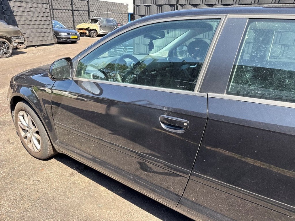 PORTE AVANT GAUCHE Audi A3 (8P1) (|8P3831051D|), Auto-Union-Straße  1,
85057  Ingolstadt, DE, Info@audi.de, Audi, Utilisé